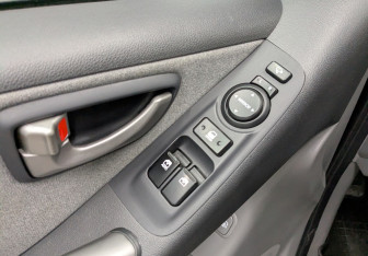 Подержанный автомобиль Hyundai H-1 2021 года (7 фото)