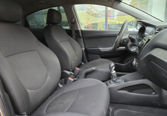 Подержанный автомобиль Kia Rio Sedan 2014 года (10 фото)