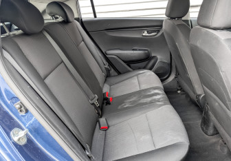 Подержанный автомобиль Kia Rio Hatchback 2021 года (12 фото)