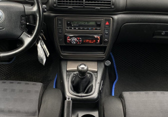 Подержанный автомобиль Volkswagen Passat Wagon 2003 года (13 фото)