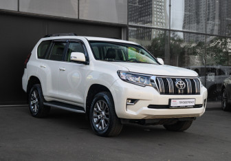 Подержанный автомобиль Toyota Land Cruiser Prado 2018 года (3 фото)