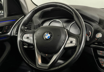 Подержанный автомобиль BMW X3 2019 года (15 фото)