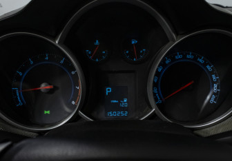 Подержанный автомобиль Chevrolet Cruze Sedan 2013 года (11 фото)