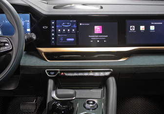 Подержанный автомобиль Geely Monjaro 2023 года (15 фото)