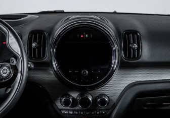Подержанный автомобиль MINI Countryman 2020 года (13 фото)