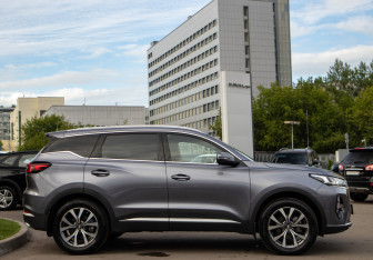 Подержанный автомобиль Chery Tiggo 7 Pro Max 2023 года (3 фото)