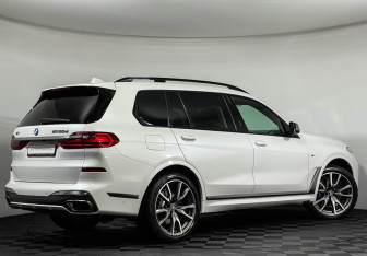Подержанный автомобиль BMW X7 2019 года (2 фото)