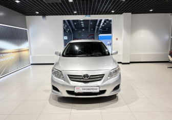 Подержанный автомобиль Toyota Corolla Sedan 2008 года (6 фото)