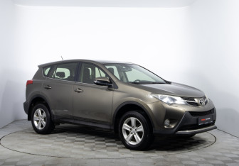 Подержанный автомобиль Toyota RAV4 2013 года (3 фото)