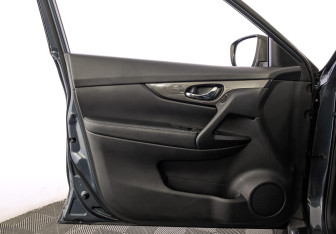 Подержанный автомобиль Nissan X-Trail 2018 года (19 фото)