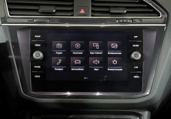 Подержанный автомобиль Volkswagen Tiguan 2019 года (17 фото)