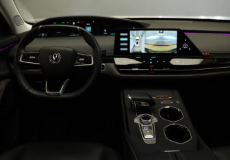 Подержанный автомобиль Changan UNI-K 2023 года (8 фото)