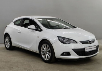 Подержанный автомобиль Opel Astra Hatchback 2013 года (3 фото)