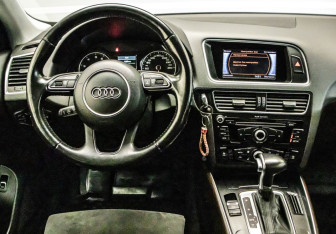 Подержанный автомобиль Audi Q5 2015 года (8 фото)