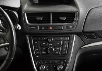 Подержанный автомобиль Opel Mokka 2013 года (14 фото)