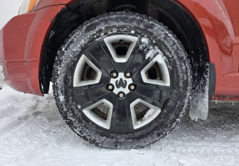 Подержанный автомобиль Dodge Caliber 2007 года (17 фото)