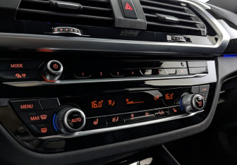 Подержанный автомобиль BMW X3 2021 года (26 фото)