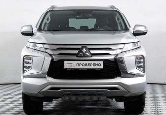 Подержанный автомобиль Mitsubishi Pajero Sport 2022 года (2 фото)