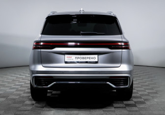 Подержанный автомобиль Geely Monjaro 2024 года (6 фото)