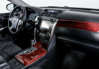Подержанный автомобиль Toyota Camry Sedan 2013 года (8 фото)