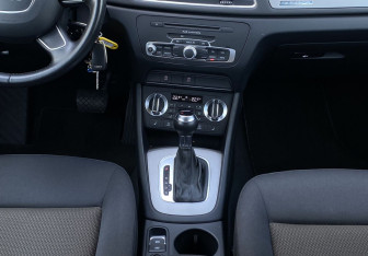 Подержанный автомобиль Audi Q3 2013 года (13 фото)