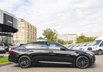 Подержанный автомобиль Cadillac CT5 2021 года (4 фото)