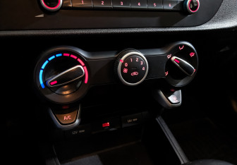 Подержанный автомобиль Kia Rio Hatchback 2021 года (19 фото)