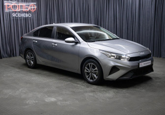 Подержанный автомобиль Kia K3 Sedan 2021 года (3 фото)