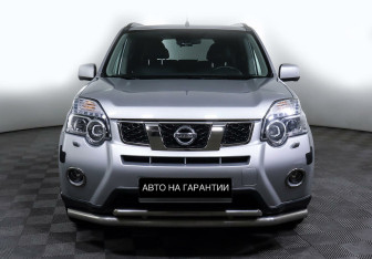Подержанный автомобиль Nissan X-Trail 2013 года (2 фото)