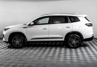 Подержанный автомобиль Chery Tiggo 8 Pro Max 2022 года (8 фото)