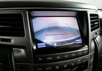 Подержанный автомобиль Lexus LX 2012 года (17 фото)