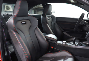 Подержанный автомобиль BMW M2 2019 года (16 фото)