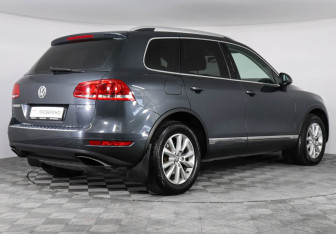 Подержанный автомобиль Volkswagen Touareg 2012 года (5 фото)