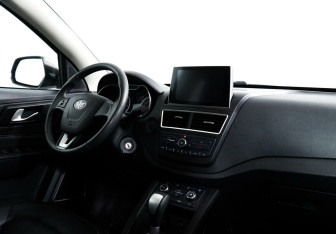 Подержанный автомобиль FAW Besturn X40 2019 года (6 фото)