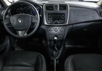 Подержанный автомобиль Renault Logan Sedan 2016 года (6 фото)