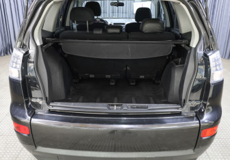 Подержанный автомобиль Mitsubishi Outlander 2007 года (10 фото)
