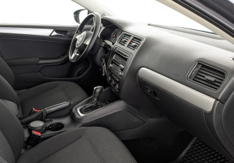 Подержанный автомобиль Volkswagen Jetta Sedan 2012 года (13 фото)