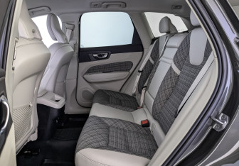 Подержанный автомобиль Volvo XC60 2020 года (12 фото)