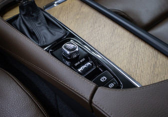 Подержанный автомобиль Volvo XC90 2020 года (20 фото)