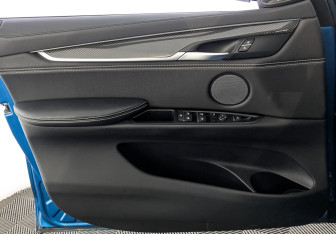 Подержанный автомобиль BMW X6 2018 года (19 фото)