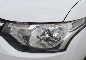Подержанный автомобиль Mitsubishi Outlander 2012 года (24 фото)