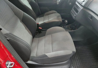 Подержанный автомобиль Skoda Fabia Hatchback 2012 года (16 фото)