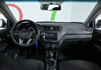 Подержанный автомобиль Kia Rio Sedan 2012 года (8 фото)
