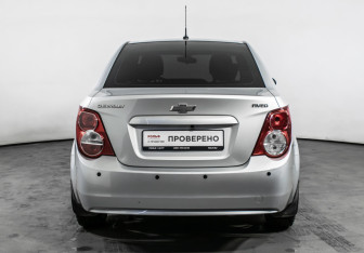 Подержанный автомобиль Chevrolet Aveo Sedan 2015 года (6 фото)