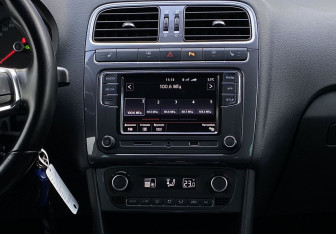 Подержанный автомобиль Volkswagen Polo Sedan 2018 года (12 фото)