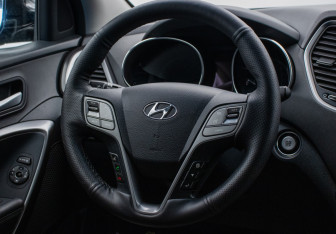 Подержанный автомобиль Hyundai Santa Fe 2016 года (15 фото)