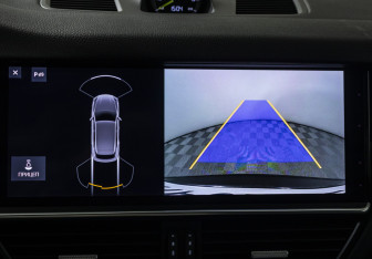 Подержанный автомобиль Porsche Cayenne 2020 года (17 фото)