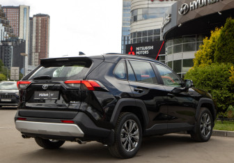 Новый Toyota RAV4 2025 (4 фото)