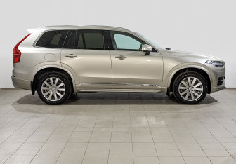 Подержанный автомобиль Volvo XC90 2016 года (4 фото)