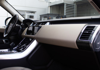 Подержанный автомобиль Land Rover Range Rover Sport 2018 года (11 фото)